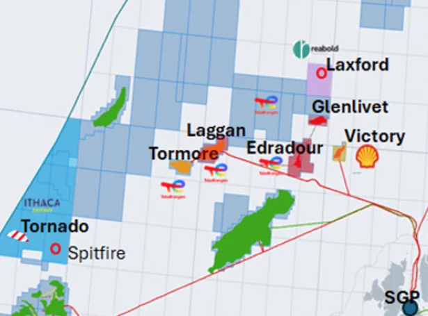 Loksins hevur TotalEnergies selt sínar gassognir eystan fyri Føroyar til bretska Serica Energy. Hesar eru Laggan, Tormore, Edradour og Glenlivet.