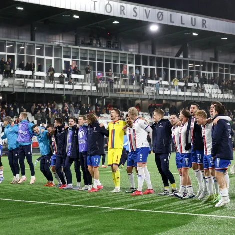 Flottir sigrar á Tórsvølli í oktober og so var stigametið tryggjað. Føroyar enda søguliga landsliðsárið við venjingardysti týskvøldið (Mynd: Sverri Egholm)
