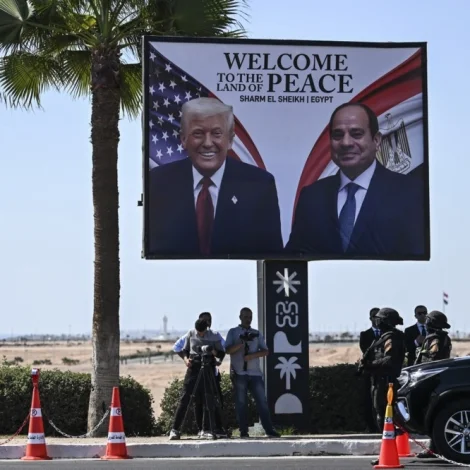 Netanyahu ikki við á toppfundi í Egyptalandi