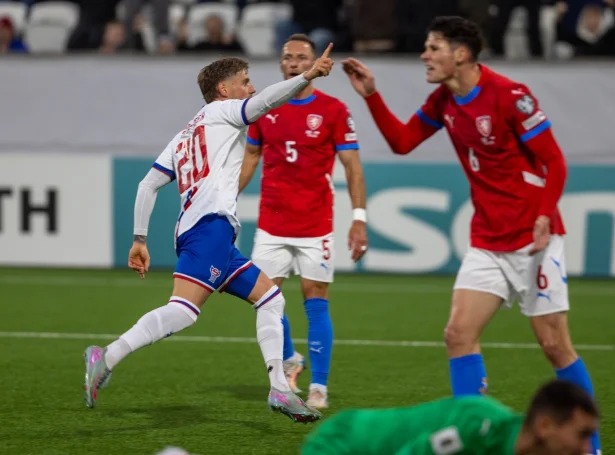 Kekkar knarra, eftir at Hanus Sørensen hevur lagt Føroyar á odda (Mynd: Jóhanna Thomsen/FSF)