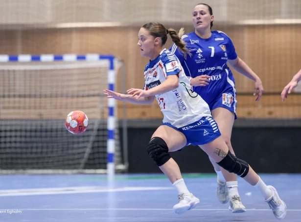 Jana Mittún og hinar sigraðu í 1. umfari í undankappingini, tá Ísland tók ímóti. Um fýra dagar bresta liðini saman aftur, har so at siga alt er uppá spæl (Mynd: Sverri Egholm)