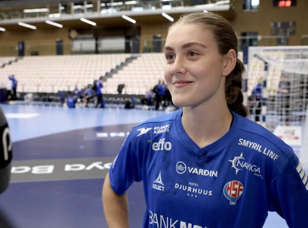 Video: - Gjørdist skelkað undir tjóðsanginum við Tjarnir seinast