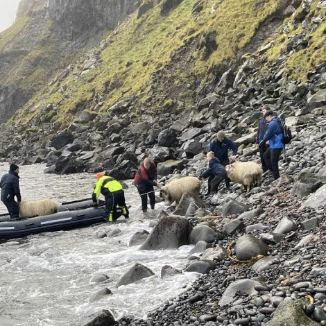 Myndir úr Urðini á Tjørnnesi í Hvalba