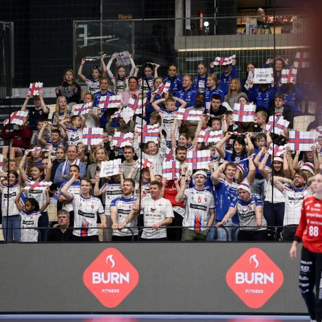 Føroyska fjepparafelagið undir dystinum móti Montenegro í oktober (Mynd: Sverri Egholm)