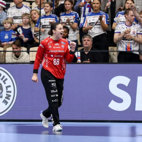 Rakul Wardum fegnast um eina bjarging (Mynd: Sverri Egholm)