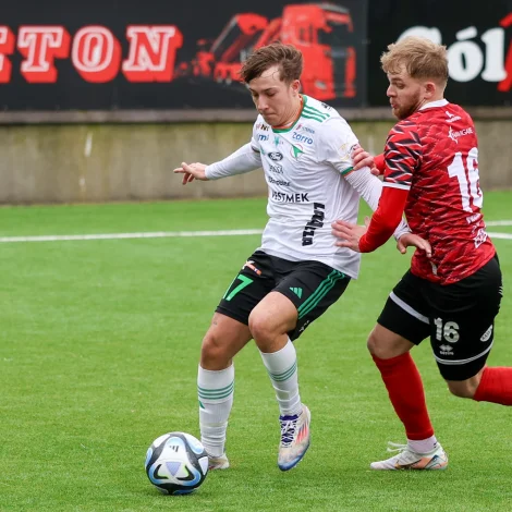 07 Vestur er aftanfyri 2-1 í steðginum og skal skora minst einaferð í 2. hálvleiki fyri at bjarga sætinum í Betrideildini (Savnsmynd: Sverri Egholm)