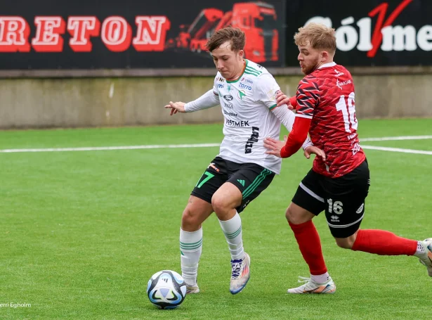 07 Vestur er aftanfyri 2-1 í steðginum og skal skora minst einaferð í 2. hálvleiki fyri at bjarga sætinum í Betrideildini (Savnsmynd: Sverri Egholm)