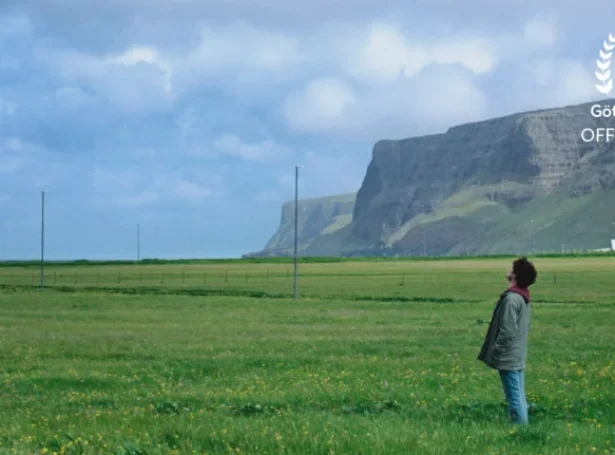 - Hvør skuldi trúð, at ein so lítil filmur, um ein so lítillátnan mann, í eini so lítlari bygd í einum so lítlum landi, við eini so lítlari filmsvinnu, kundi vinna ein so stóran prís? Sakaris Stórá er ovfarin