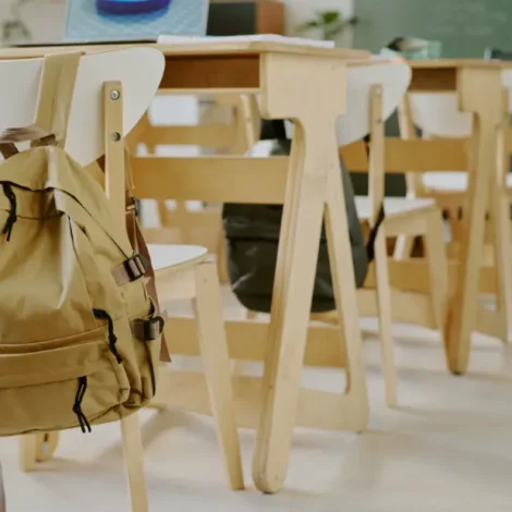 Týsklærarar í vanda fyri at hvørva í føroysku skipanini