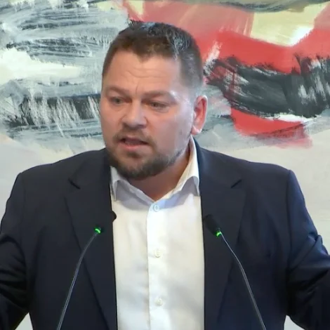 - Hetta er politiskt runublakarí