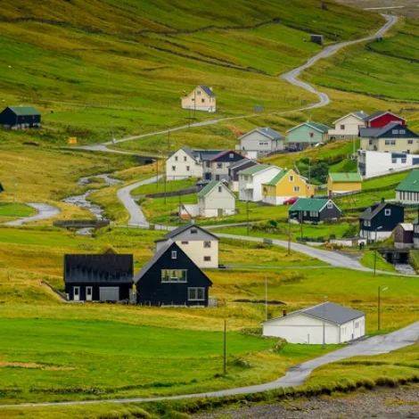 Skipið kommunurnar í størri eindir