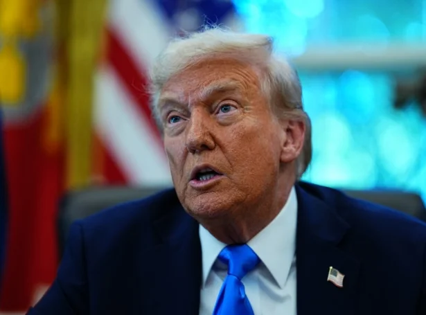 Trump skal m.a. tosa við Xi um handilsviðurskifti, men hann ætlar sær at seta fentanyl ovast á dagsskránna, sigur hann (Mynd: EPA)