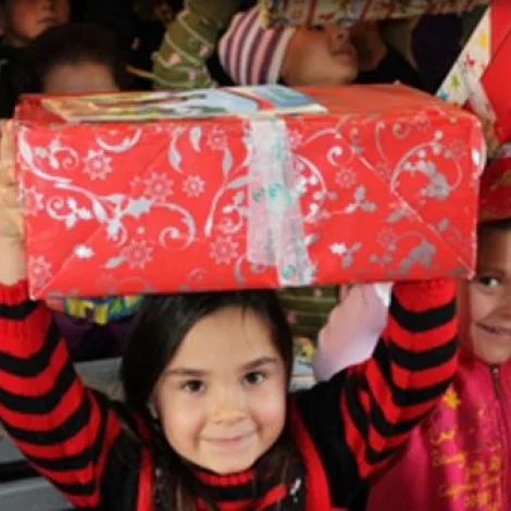 Stórt Christmas Child familjumøti