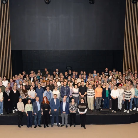 Almennur spurningur til samgonguna: Nær verður arbeiðsvikan stytt?