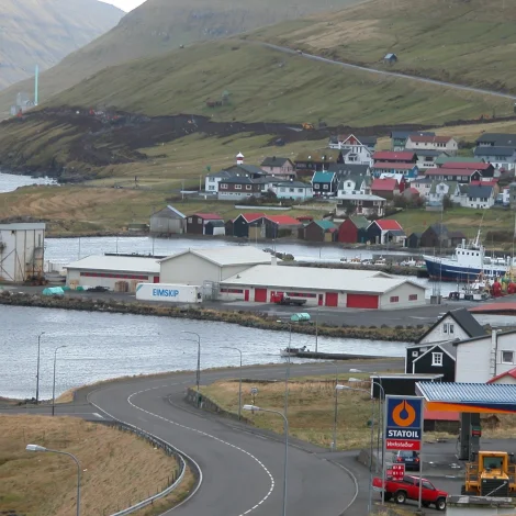 Sildarok í Leirvík - vegurin stongdur