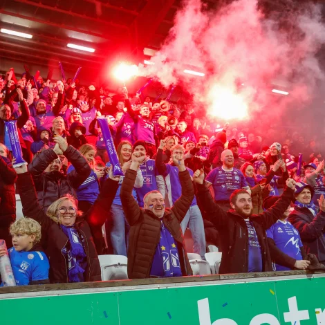 KÍ-fjepparar fingu meira gull at fegnast um - FM, Løgmanssteypið og eitt ósigrað lið í Føroyum (Mynd: Jens Kr. Vang)