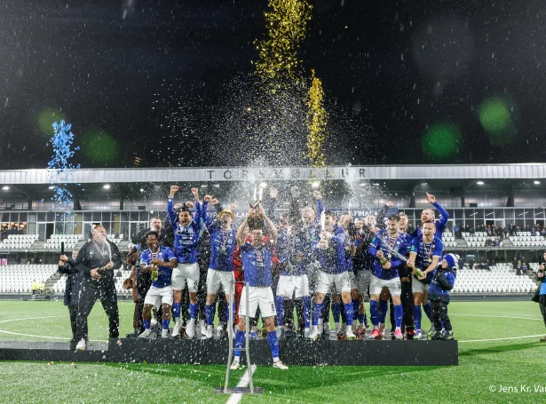 Fyri aðrur ferð innan eina viku kundu Jákup Biskopstø Andreasen og hinir hjá KÍ lyfta eitt steyp. Tað eydnaðist ikki móti Víkingi í 2022, men sum í øllum øðrum dystum móti føroyskum liðum í ár, var KÍ ikki til at koppað (Mynd: Jens Kr. Vang)