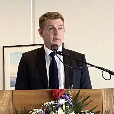 Røða: At minnast snýr seg ikki bara um at varðveita fortíðina, men um at lata fortíðina liva í okkum