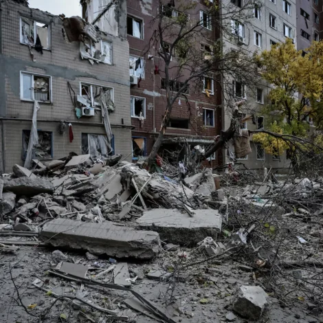 Ukraina: Seks latið lív og heilur landslutur hevur mist streymin