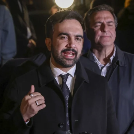 Trump revsar New York um tey velja demokrat til borgarstjóra