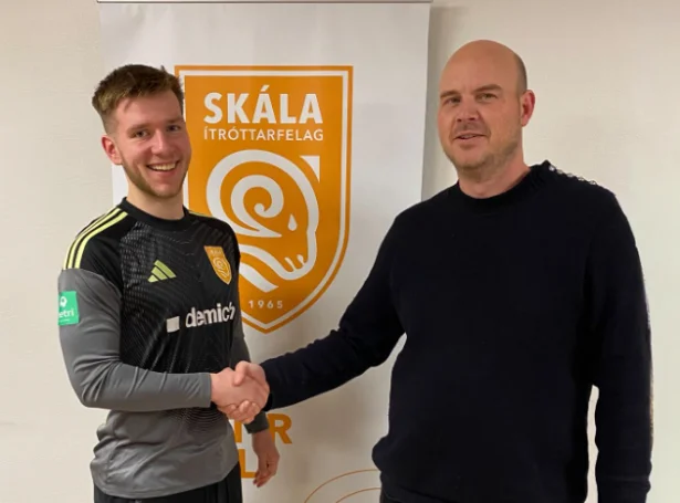Hans Jákup Arngrímsson hevur skrivað undir sáttmála fyri 2026 og 2027 við Skála og skal har fáa virðismikla spælitíð (Mynd: Skála ÍF)
