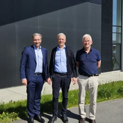 Tíðin er búgvin til at loyva alivinnuni at innflyta heilivág sjálv