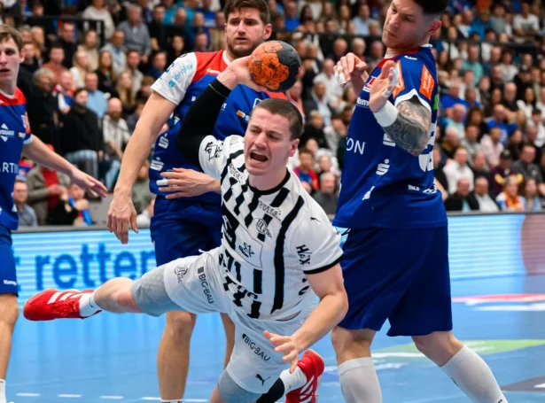 Eftir sløg og tungar dystir í Noreg, var Elias Ellefsen á Skipagøtu flúgvandi, tá hann kom inn í áttandapartsfinalu hjá Kiel í gjár (Mynd: thw-handball.de)