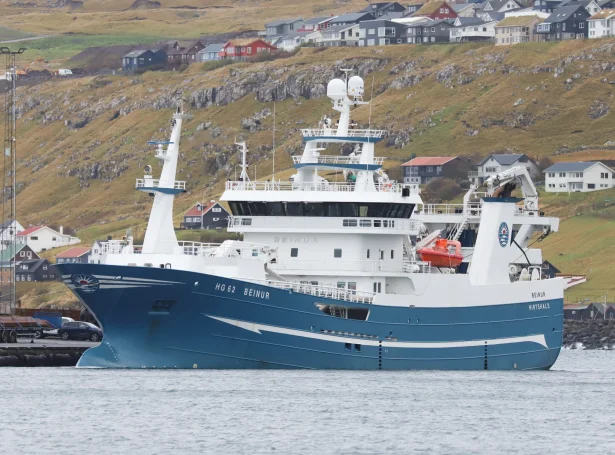 Beinur fer nú á sildaveiðu (Mynd: Kiran Jóanesarson)