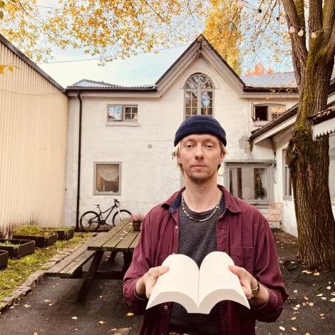 Nýggj skaldsøga eftir Trygva Danielsen