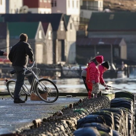 Knapt 54.900 fólk búðu í Føroyum 1. oktober - vøksturin var 0,6 prosent