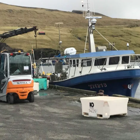 Líraberg landar í Miðvági