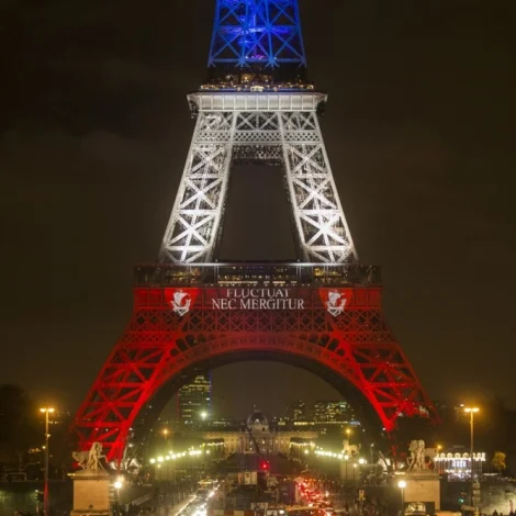 Sorgardagur verður mintur í Paris í dag