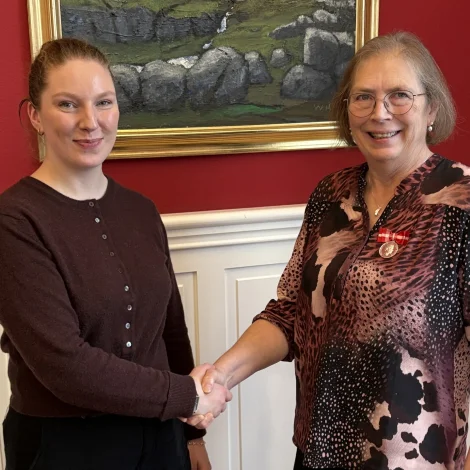 Poula Johansen heiðrað við heiðursmerki frá kongi