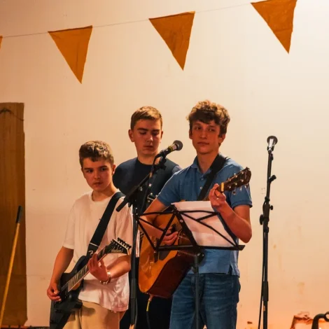 Tað verður grót hart fríggjakvøld í Listastovuni