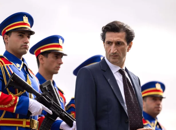 Svenski Fares Fares hevur høvuðsleiklutin í filminum