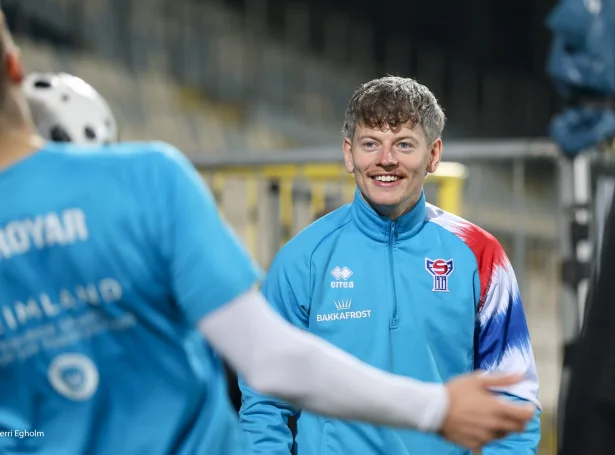 Adrian Justinussen vísti sínar dygdir aftur í gjár. Hann er framvegis toppskjútti í Betina Liga. Vongurin/áleyparin hevur verið nakað darvaður av skaða, síðani hann kom til jútska felagið, ið satsar upp á Superliguna