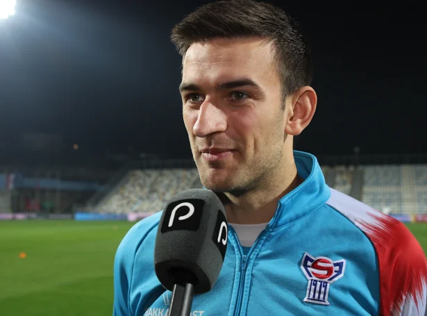 Video: Stuttligt at spæla móti stórum stjørnum sum Modric