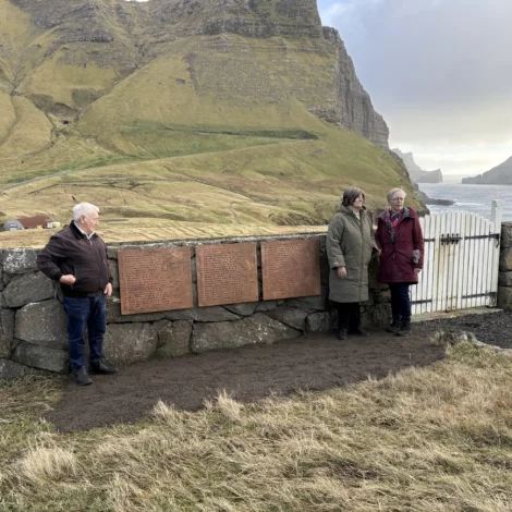 Minnisplátur avdúkaðar í Gásadali