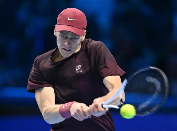 Jannik Sinner hevði áskoraranar við sær í Torino (Mynd: EPA)