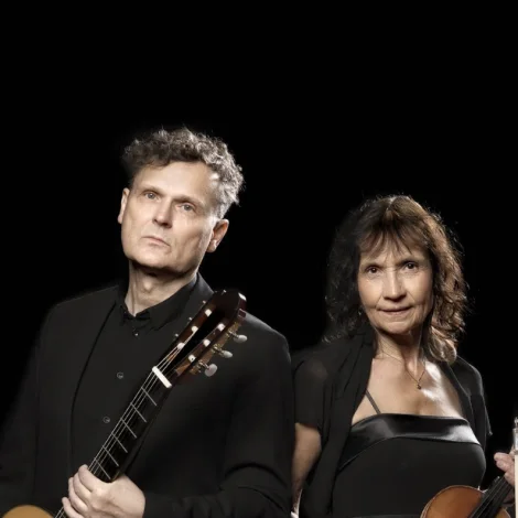 Monika Stauss Joensen og Ólavur Jakobsen á Bátasavninum í Leirvík