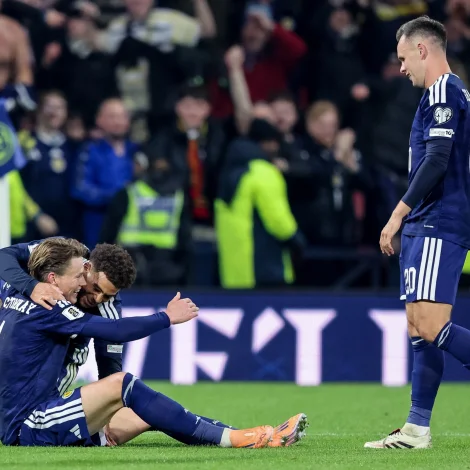 Skotar gjørdu bart og skulu næsta summar til HM fyri fyrstu ferð í tá 28 ár (Mynd: EPA)