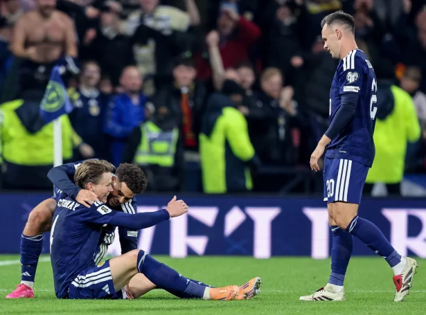 Skotar gjørdu bart og skulu næsta summar til HM fyri fyrstu ferð í tá 28 ár (Mynd: EPA)