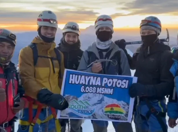 Frá vinstru, Stefan (ferðaleiðari), Áron Matras Jensen, Alexander Wilks (fraklendingur), Sjúrður Gunnarsson Højsted, Eiri í Niðristovu og Felix (ferðaleiðari)