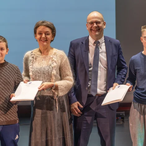 Børn handað 40 hoyringarsvar um barnalógina