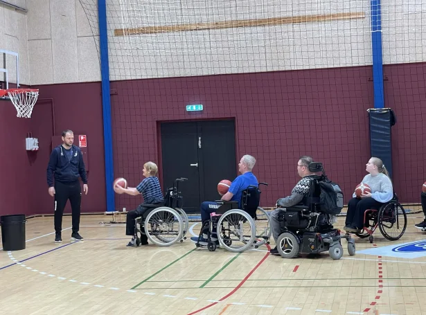 (Mynd: Parasport Føroyar/Facebook)