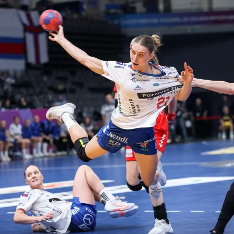 Stríddist við øllum