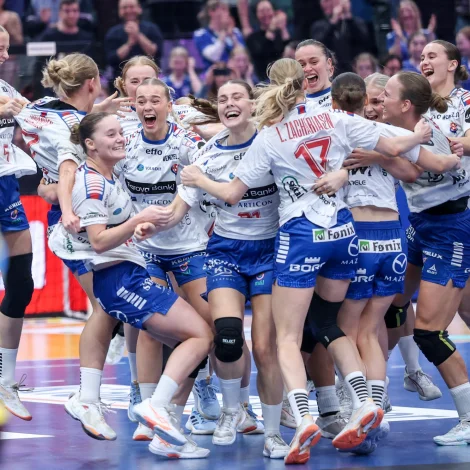 Allar myndirnar úr Trier í kvøld Thumbnail