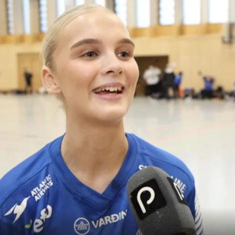 - Ongin svav í nátt tí vit vóru so glaðar Thumbnail