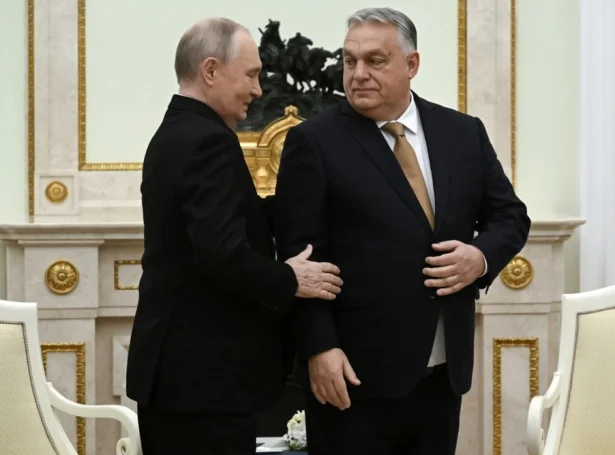 Ungarski forsætisráðharrin, Viktor Orbán á vitjan hjá russiska forsetanum, Vladimir Putin í Moskva (Mynd: EPA)