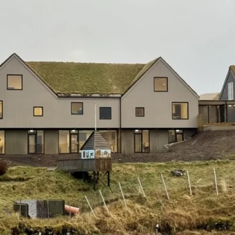Almenn móttøka í nýggja barnagarðinum í Sørvági